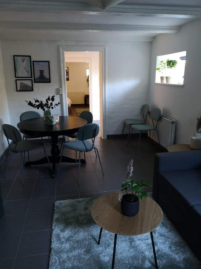 Spacious Cellar Apartment ビズオウア エクステリア 写真